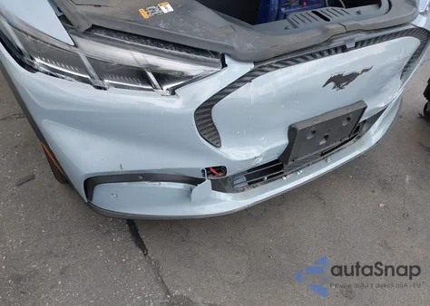 2024 Ford Mustang Mach-E Select z USA, uszkodzony, nr VIN 3FMTK1R40RMA13677